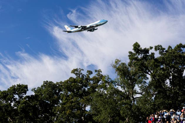 September 27, 2026, Medinah, Illinois, USA: Air Force One, carrying U.S. President DONALD TRUMP, flies over Medinah Country Club ahead of Trump s arrival in Chicago for the final day of the 2026 Presidents Cup in Medinah, Illinois, USA, on September 27, 2026. Medinah USA - ZUMAj302 20260927_znp_j302_013 Copyright: xBrettxJohnsenx