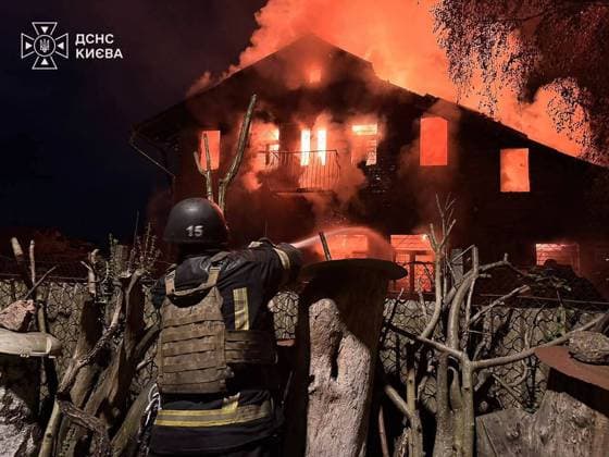 Russian air assault hits civilian targets and critical energy infrastructure across multiple Ukrainian regions KIEV, UKRAINE - SEPTEMBER 28: (----EDITORIAL USE ONLY - MANDATORY CREDIT - STATE EMERGENCY SERVICE OF UKRAINE HANDOUT - NO MARKETING NO ADVERTISING CAMPAIGNS - DISTRIBUTED AS A SERVICE TO CLIENTS----) Emergency personnel respond a fire at multi-story building following an extensive overnight wave of Russian drone and missile strikes across Ukraine, on September 28, 2026. The nationwide barrage targeted civilian areas and vital energy networks across the Kharkiv, Kyiv, Odesa, Zhytomyr, Sumy, and Dnipro regions. In Kharkiv, a direct impact severely damaged upper floors of a residential block, injuring at least 28 civilians, inclu Copyright: x2026xAnadoluxUkrainianxStatexEmergencyxServicex