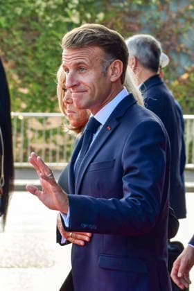 President Emmanuel Macron and his wife, First Lady Brigitte Macron, leave the Robert Schuman Conference Center in Metz, in northeastern France, on September 28, 2026, the final day of the Pope’s visit to France. Romain Doucelin, Bestimage. French President Emmanuel Macron and his wife, First Lady Brigitte Macron, leave the Robert Schuman Conference Center in Metz, northeastern France, on September 28, 2026, the final day of the Pope’s visit to France Metz, France Copyright: xRomainxDoucelinx xBestimagexRomainxDoucelinx xBestimagex