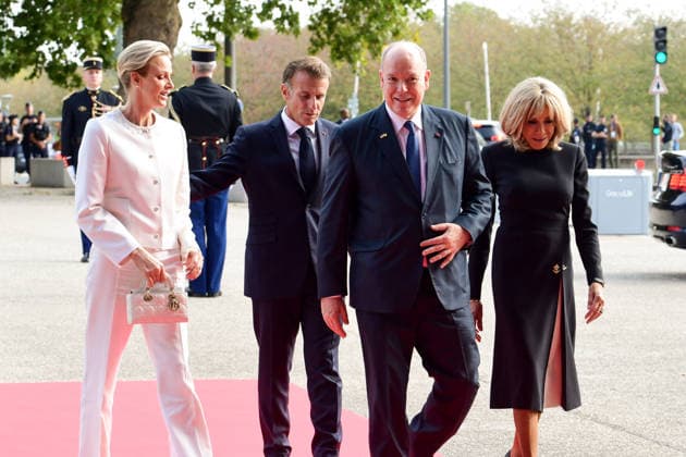 President Emmanuel Macron and his wife, First Lady Brigitte Macron, welcome Prince Albert II of Monaco and Princess Charlène of Monaco upon their arrival for the At the Roots of Europe for Peace and Unity meeting at the Robert Schuman Conference Center in Metz, France, on September 28, 2026, the final day of the Pope’s visit to France Romain Doucelin Bestimage French President Emmanuel Macron and his wife, First Lady Brigitte Macron, welcome guests upon their arrival for the At the Roots of Europe for Peace and Unity meeting at the Robert Schuman Conference Center in Metz, France, on September 28, 2026, the final day of the Pope’s visit to France Metz, France Copyright: xRomainxDoucelinx xBestimagexRomainxDoucelinx xBestimagex