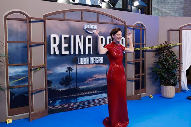 September 28, 2026, Madrid, Community Of Madrid, Spain: Spanish actress VICKY LUENGO, who plays the lead role of Antonia Scott, the most intelligent person on Earth, attends the blue carpet premiere of the second season of the Amazon Prime Video series Reina Roja: Loba Negra at Cine Capitol on Monday, September 28, 2026, in Madrid, Spain. Luengo dazzled in a red sequined Max Mara Resort 2027 gown inspired by the traditional Chinese qipao. Directed by Koldo Serra and based on the bestselling novel by Juan Gomez-Jurado, the thriller series follows Scott and her partner Jon Gutierrez as they face the Russian mafia and a dangerous hitwoman in the Costa del Sol. The exclusive debut gathered the main cast and Spanish celebrities to celebrate th - ZUMAo127 20260928_zep_o127_216 Copyright: xHugoxOrtunox