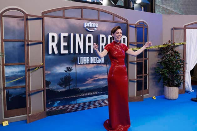 September 28, 2026, Madrid, Community Of Madrid, Spain: Spanish actress VICKY LUENGO, who plays the lead role of Antonia Scott, the most intelligent person on Earth, attends the blue carpet premiere of the second season of the Amazon Prime Video series Reina Roja: Loba Negra at Cine Capitol on Monday, September 28, 2026, in Madrid, Spain. Luengo dazzled in a red sequined Max Mara Resort 2027 gown inspired by the traditional Chinese qipao. Directed by Koldo Serra and based on the bestselling novel by Juan Gomez-Jurado, the thriller series follows Scott and her partner Jon Gutierrez as they face the Russian mafia and a dangerous hitwoman in the Costa del Sol. The exclusive debut gathered the main cast and Spanish celebrities to celebrate th - ZUMAo127 20260928_zep_o127_208 Copyright: xHugoxOrtunox