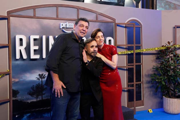 September 28, 2026, Madrid, Community Of Madrid, Spain: Spanish actor HOVIK KEUCHKERIAN (L), director KOLDO SERRA (C), and Spanish actress VICKY LUENGO (R) pose together on the blue carpet during the premiere of the second season of the Amazon Prime Video series Reina Roja: Loba Negra at Cine Capitol on Monday, September 28, 2026, in Madrid, Spain. Keuchkerian and Luengo star as Jon Gutierrez and Antonia Scott in the thriller series directed by Serra and based on the bestselling novel by Juan Gomez-Jurado. This season follows the acclaimed duo as they face the Russian mafia in the Costa del Sol. The exclusive debut gathered the main cast and Spanish celebrities to celebrate the show s upcoming global release on October 2, 2026. Madrid Sp - ZUMAo127 20260928_zep_o127_056 Copyright: xHugoxOrtunox