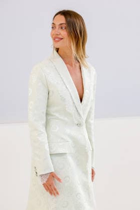 Héloïse Agostinelli, daughter of the late M. Favier, at the photocall for the Christian Dior Women’s Ready-to-Wear Spring Summer 2027 show during Paris Fashion Week (PFW) at the Tuileries Garden in Paris, France, on September 29, 2026. Olivier Borde, Bestimage. Photocall for the Christian Dior Women’s Ready-to-Wear Spring Summer 2027 show as part of Paris Fashion Week on September 29, 2026, in Paris, France. Paris, France Copyright: xOLIVIERxBORDEx xBESTIMAGExOLIVIERxBORDEx xBESTIMAGEx