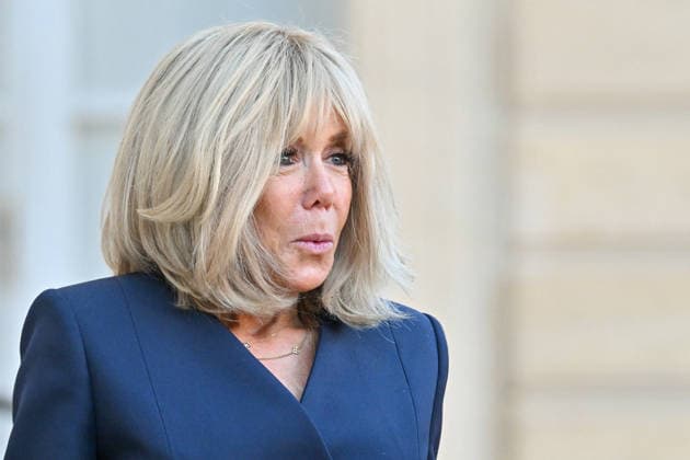 The French president and his wife, First Lady Brigitte Macron, welcome the Argentine president and the secretary general of the Argentine presidency—who is also the president’s sister—to the Élysée Palace in Paris, France, on October 1, 2026. Christian Liewig Bestimage. French President and his wife, Brigitte Macron, greet the Argentine President and the General Secretary of the Argentine Presidency—who is also the President’s sister—ahead of their meeting at the Élysée Palace on October 1, 2026, in Paris, France. Paris, France Copyright: xChristianxLiewigx xBestimagexChristianxLiewigx xBestimagex