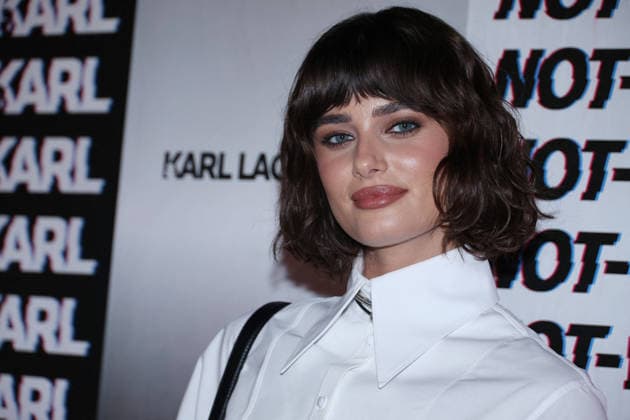 Taylor Hill at the Karl Lagerfeld From Paris with Love event at the Karl Lagerfeld Boutique in Paris on October 1, 2026. KARL LAGERFELD celebrates its Fall Winter 2026 campaign with Paris Hilton, Kit Butler, and NOT KARL, the newest member of the House’s universe. For this private event in Saint-Germain-des-Prés, Paris Hilton will be in attendance alongside NOT KARL to mark this new chapter—an immersive experience in the KARL LAGERFELD universe, blending fashion, creativity, and the brand’s legacy. Denis Guignebourg Bestimage The Karl Lagerfeld x Paris Hilton party during Paris RTW Spring Summer 2027 Fashion Week on October 1, 2026, in Paris, France. Paris, France Copyright: xDenisxGuignebourgx xBestimagexDenisxGuignebourgx xBestimagex