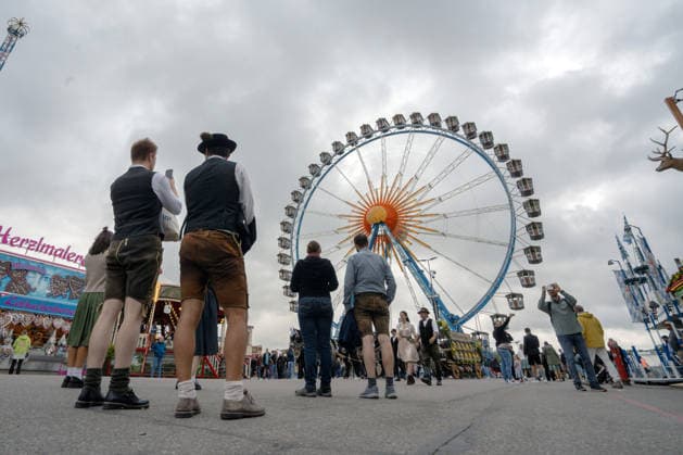 Oktoberfest Continues to Enjoy Good Weather Despite heavy rain clouds over the festival grounds, not a single drop fell on Friday afternoon, Munich, October 2, 2026, Germany, Munich, October 2, 2026, Oktoberfest Continues to Enjoy Good Weather Despite heavy rain clouds over the festival grounds, not a single drop fell on Friday at noon; pictured here at 12:15 p.m., Bavaria