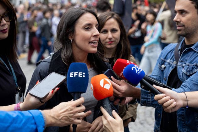 Housing Protest in Madrid: Podemos Secretary-General Ione Belarra and Podemos Political Secretary and Member of the European Parliament Irene Montero speak to the media during a protest calling for a reduction in rental prices on October 3, 2026, in Madrid, Spain. The Tenants’ Union organized the march to demand changes in housing policies and greater protection for renters. Prime Minister Pedro Sánchez, will spend the next few hours analyzing what happened yesterday, Friday, in Congress following the rejection of the two royal decrees on housing, and will be monitoring the public reaction in the streets to decide whether to ultimately call early general elections. OCTOBER 3, 2026 Ananda Manjó Madrid, Madrid, Spain Copyright: xAnandaxManjonx 7817205
