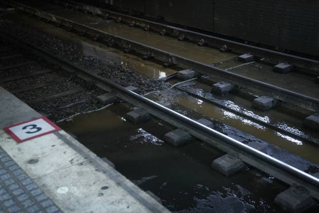 Heavy rains in Catalonia cause widespread disruption. Water on the train tracks at the Gràcia station of the Ferrocarriles de la Generalitat de Catalunya, October 5, 2026, in Barcelona, Catalonia, Spain. Rain and storms will once again shape the day on Monday, though with less intensity than over the weekend, with yellow and orange alerts in effect at times in some areas of the country, and even a red alert remaining in effect until 10 a.m. in Barcelona, with cumulative rainfall of 90 L m². OCTOBER 5, 2026 Barcelona, Catalonia Barcelona, Catalonia, Spain Copyright: xDavidxZorrakinox 7822708