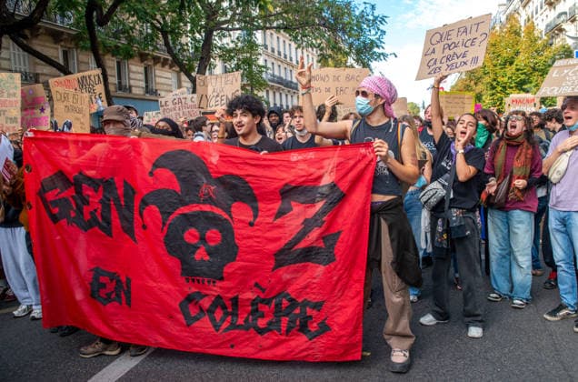 Student Demonstration - Paris Tens of thousands of high school students marched from République to Nation, protesting the lack of staff and resources, class sizes deemed too large, the condition of certain school buildings, and the Parcoursup college admissions system. A coalition of National Education unions—including the FSU, CGT, FO, CFDT, Unsa, Sud, and Solidaires—joined the protest, on October 6, 2026, in Paris, France. Photo by Denis Prezat ABACAPRESS.COM Paris France Copyright: xPrezatxDenis ABACAx