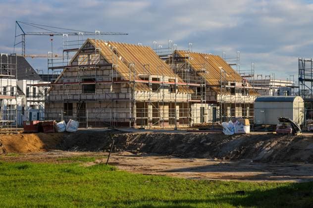 Building interest rates rise - hardly any relief in sight for property buyers, archive photos
