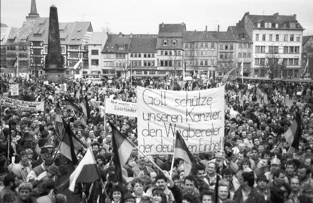 IMAGO History, 75 years of the Basic Law, cornerstones of German history, Helmut Kohl and German reunification in 1990