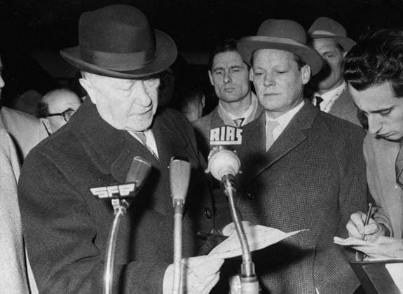 IMAGO History, 150th birthday of Konrad Adenauer, Adenauer and Willy Brandt