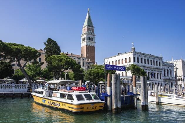 Venice reports more than 5 million euros in revenue from admission fees, archive images