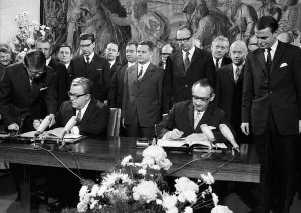 IMAGO History, 75 years of the Basic Law, cornerstones of German history, 1972 transit agreement