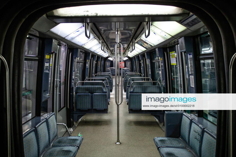 (200426) -- PARIS, April 26, 2020 (Xinhua) -- Photo taken on April 26, 2020 shows an empty subway train in Paris, France. France saw COVID-19 deaths rose by 242 to 22,856 as of Sunday, the lowest daily increase this week, bringing relief to the health system of the country which is planning to lift the lockdown on May 11, data from the Health Ministry showed. (Photo by Aurelien Morissard Xinhua) FRANCE-PARIS-COVID-19-CASES