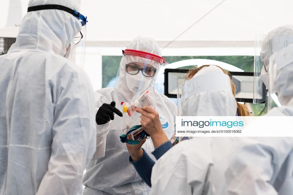 Drive & Go-Thru mobile tent for testing for the coronavirus at the Energa Arena in Gdansk Drive & Go-Thru mobile tent for testing for the coronavirus at the Energa Arena on April 27, 2020 in Gdansk, Poland EN_01426457_0011