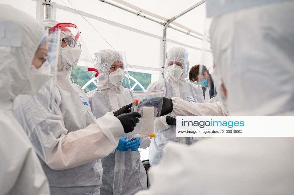 Drive & Go-Thru mobile tent for testing for the coronavirus at the Energa Arena in Gdansk Drive & Go-Thru mobile tent for testing for the coronavirus at the Energa Arena on April 27, 2020 in Gdansk, Poland EN_01426457_0012