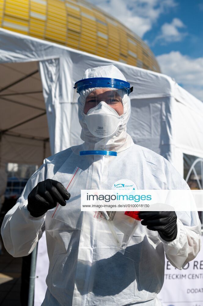 Drive & Go-Thru mobile tent for testing for the coronavirus at the Energa Arena in Gdansk Drive & Go-Thru mobile tent for testing for the coronavirus at the Energa Arena on April 27, 2020 in Gdansk, Poland EN_01426457_0028