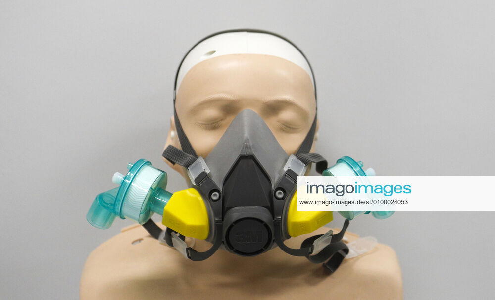Production of face shields and face masks with 3D printer in Rzeszow Production of face shields and face masks with 3D printer in one of the public schools on April 27, 2020 in Rzeszow, Poland EN_01426474_0004