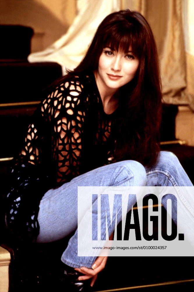 BEVERLY HILLS, 90210, Shannen Doherty, (1992), 1990-2000. Courtesy Everett Collection !ACHTUNG AUFNAHMEDATUM GESCHÄTZT! PUBLICATIONXNOTxINxCANxCHNxFRAxITAxJPNxNORxPOLxRUSxESPxUKxUSA