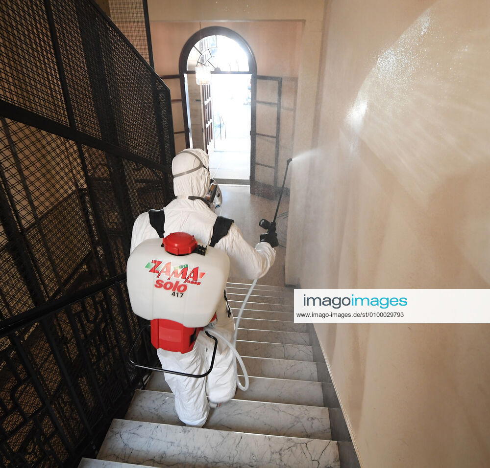(200427) -- ROME, April 27, 2020 (Xinhua) -- A worker of a disinfection company disinfects a residential building amid the coronavirus pandemic in Rome, Italy, April 27, 2020. (Photo by Alberto Lingria Xinhua) ITALY-ROME-COVID-19-DISINFECTION