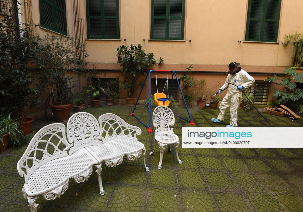 (200427) -- ROME, April 27, 2020 (Xinhua) -- A worker of a disinfection company disinfects the surroundings of a residential building amid the coronavirus pandemic in Rome, Italy, April 27, 2020. (Photo by Alberto Lingria Xinhua) ITALY-ROME-COVID-19-DISINFECTION