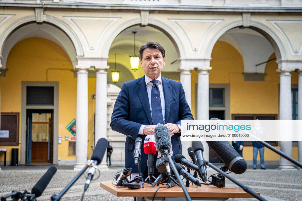 Milan - Visit of the Prime Minister Giuseppe Conte to the Prefecture of Milan. The President Giuseppe Conte (Marco Passaro Fotogramma, - 2020-04-27) p.s. la foto e utilizzabile nel rispetto del contesto in cui e stata scattata, e senza intento diffamatorio del decoro delle persone rappresentate