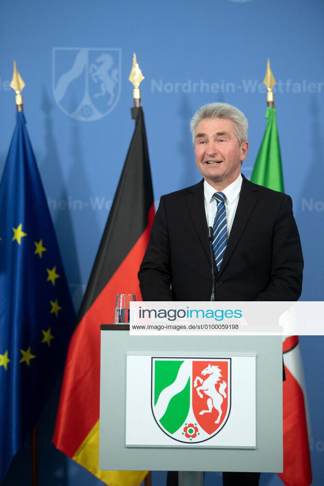 Andreas Pinkwart FDP , Minister of Economics of North Rhine-Westphalia, speaks at a press conference The state government reports on the current situation and the measures taken by the state government in the context of the Corona Pandemic xx