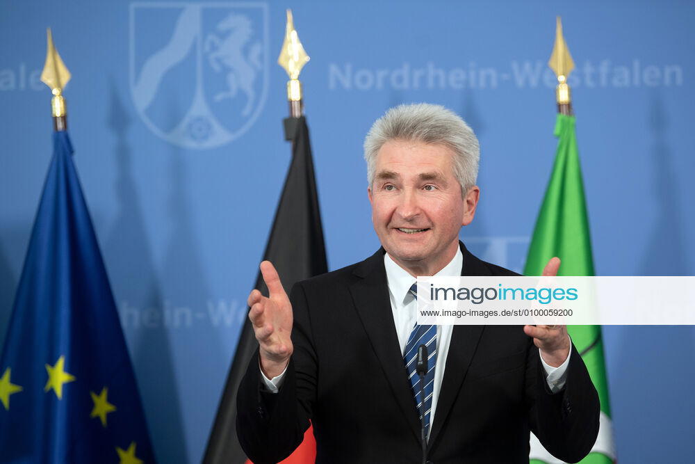 Andreas Pinkwart FDP , Minister of Economics of North Rhine-Westphalia, speaks at a press conference The state government reports on the current situation and the measures taken by the state government in the context of the Corona Pandemic xx