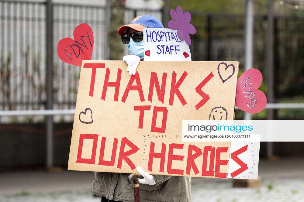 New York, NY, U.S: April 27, 2020 - New York, NY, United States: Someone hold a sign thanking the New York City Firemen and people from Mount Sinai Morningside hospital at the corner of West 113th Street and Amsterdam Avenue and other frontline and essential workers facing the Coronavirus. New York U.S. - ZUMAb161 20200427_zap_b161_003