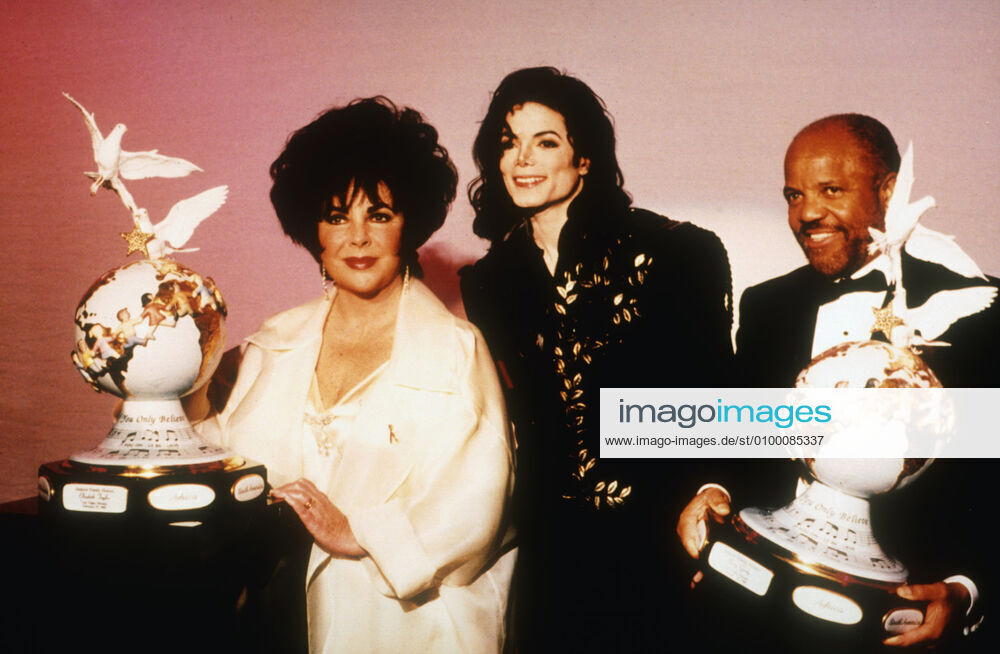 JACKSON FAMILY HONORS, Elizabeth Taylor, Michael Jackson, Berry Gordy, 1994 Courtesy Everett Collection !ACHTUNG AUFNAHMEDATUM GESCHÃ„TZT! PUBLICATIONXNOTxINxCANxCHNxFRAxITAxJPNxNORxPOLxRUSxESPxUKxUSA