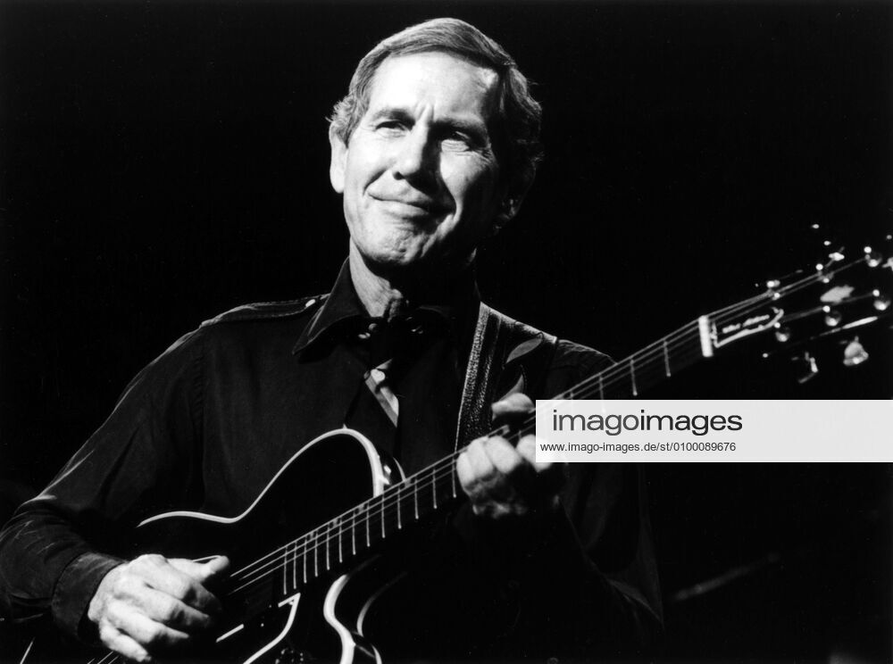 AUSTIN CITY LIMITS, Chet Atkins, 1979. 1975- Courtesy Everett Collection !ACHTUNG AUFNAHMEDATUM GESCHÃ„TZT! PUBLICATIONXNOTxINxCANxCHNxFRAxITAxJPNxNORxPOLxRUSxESPxUKxUSA