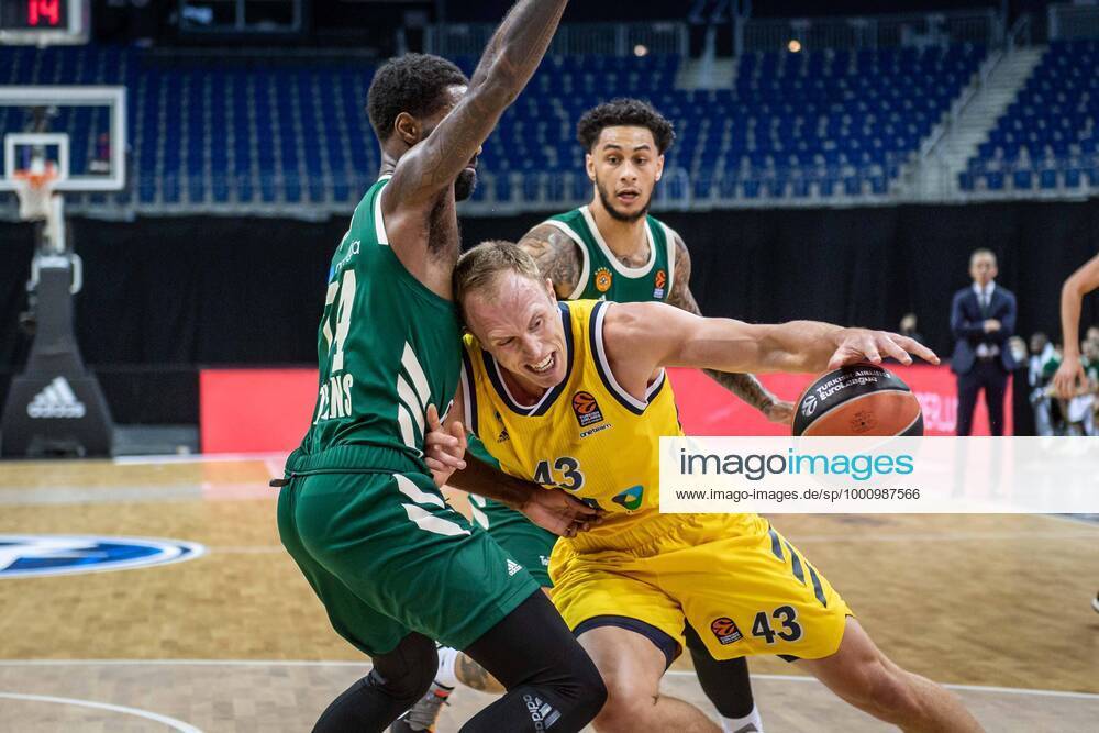 Basketball Berlin 26 02 2021 Season 2020 2021 Euroleague Regular Season Alba Berlin Panathinaikos Athens Luke Sikma Alba Berlin, No 43 Howard Sant Roos Panathinaikos, No 74