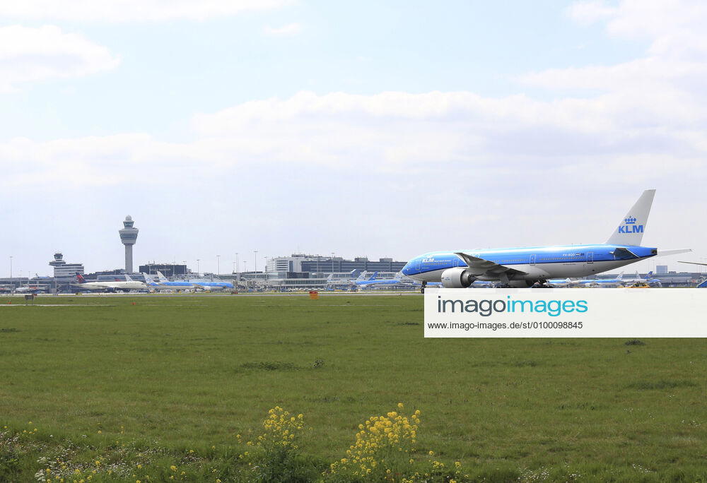 Amsterdam Airport Schiphol in the Netherlands is virtually empty and abandoned as a result of the corona virus (c) PPE Beijersbergen Amsterdam The Netherlands