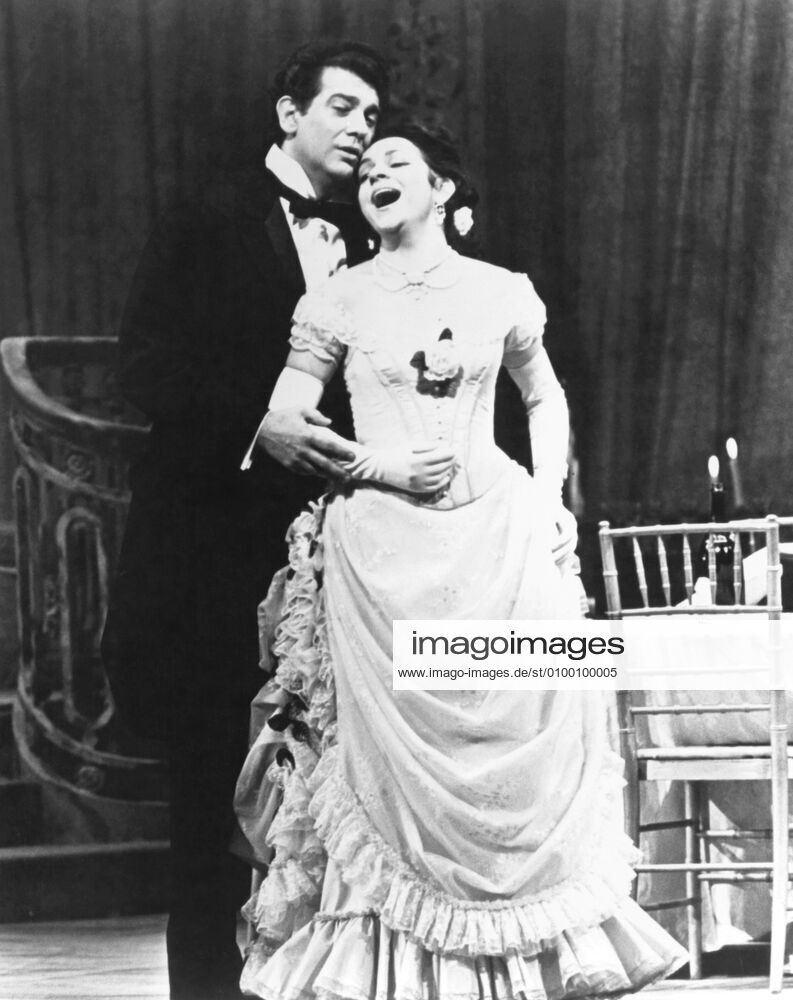 LIVE FROM THE MET, from left: Placido Domingo, Ileana Cotrubas, La Traviiata, 1981, PBS courtesy Everett Collection PBS Courtesy Everett Collection !ACHTUNG AUFNAHMEDATUM GESCHÃ„TZT! PUBLICATIONXNOTxINxCANxCHNxFRAxITAxJPNxNORxPOLxRUSxESPxUKxUSA