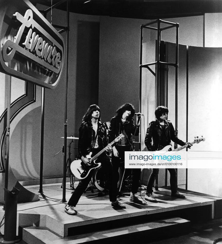 LIVEWIRE, The Ramones, Johnny, Joey, DeeDee, 1984 Courtesy Everett Collection !ACHTUNG AUFNAHMEDATUM GESCHÄTZT! PUBLICATIONXNOTxINxCANxCHNxFRAxITAxJPNxNORxPOLxRUSxESPxUKxUSA
