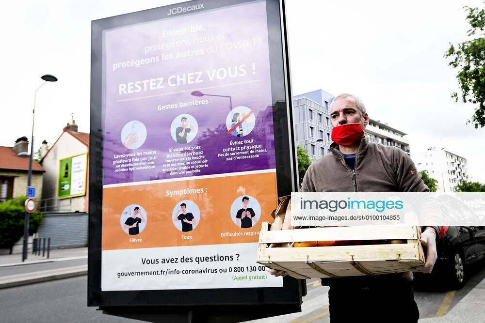 L association Sauveteurs Sans Frontieres (SSF) dirigee par Gerard Deray , confectionne et distribue a domicile ou sur leur lieu de travail des paniers de Fruits et Legumes a destination du Personnel Hospitalier - aide soignant et Medecin NEWS : COVID19 - Paris - 28 04 2020 JBAutissier Panoramic