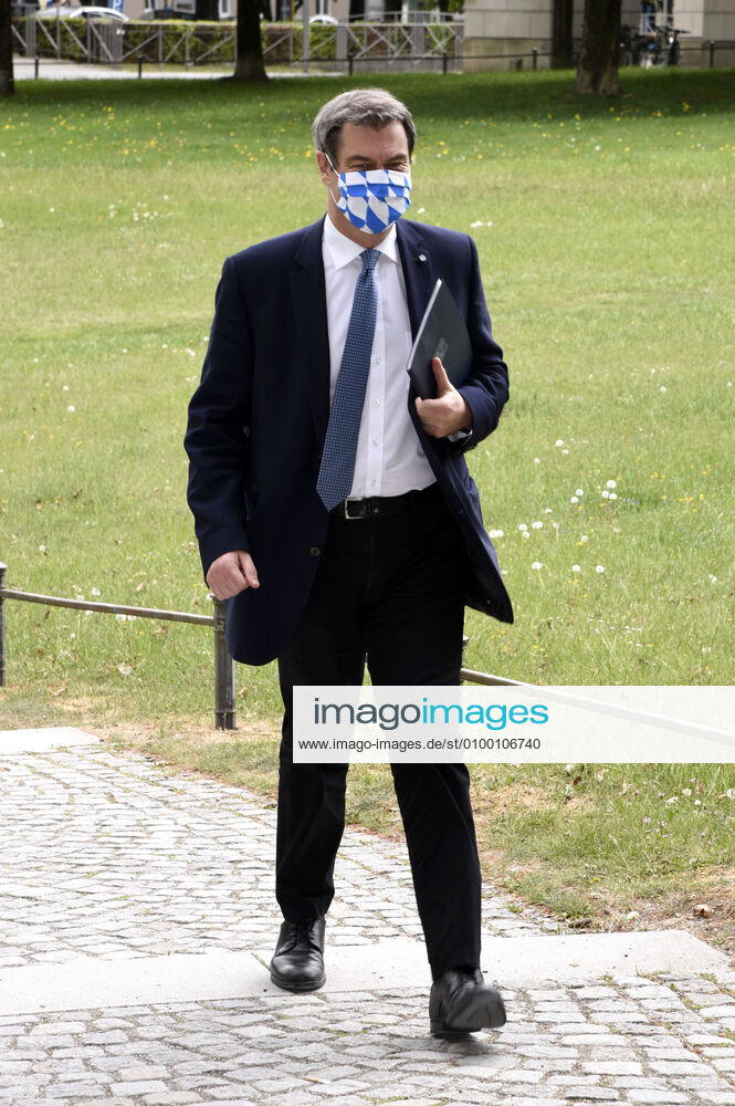 Markus Söder on his way to press conference on the current situation during the Corona Pandemic at the Prinz Carl Palais Munich, 28 04 2020 Foto:xS.xFuturexImage