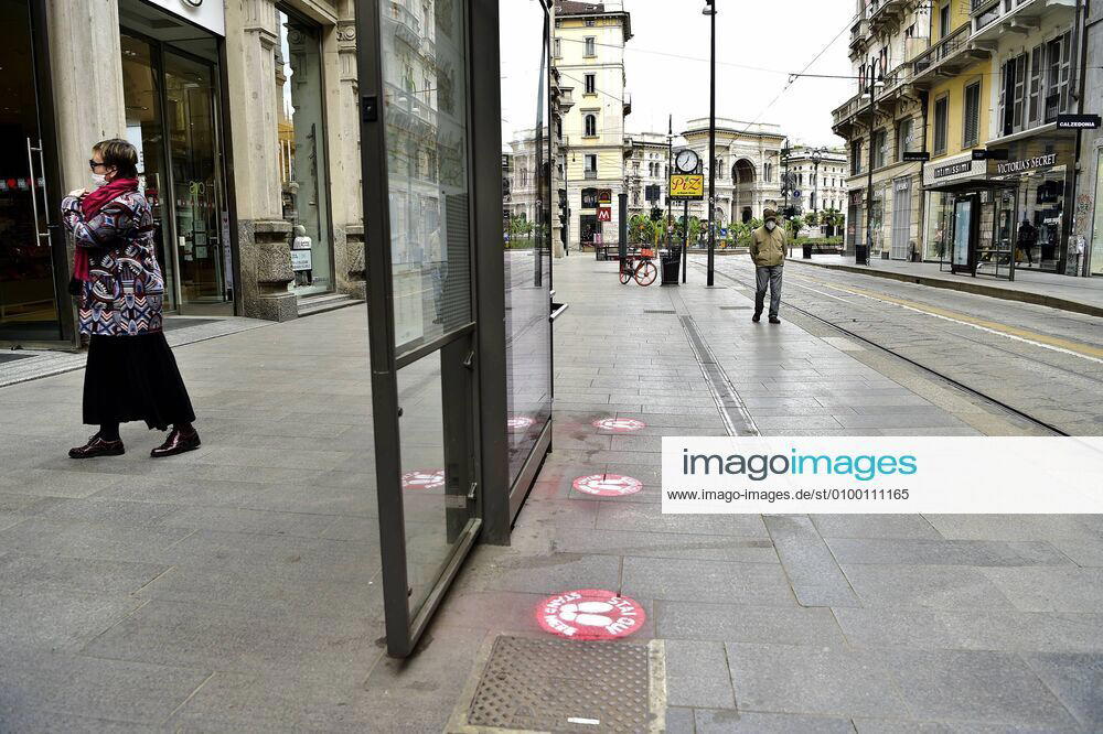 Milan, Coronavirus new signage for phase 2, respecting the sea distances inside the trams that in the stops, Advertising on Trams, public transport Atm (Duilio Piaggesi Fotogramma, Milan - 2020-04-28) p.s. la foto e utilizzabile nel rispetto del contesto in cui e stata scattata, e senza intento diffamatorio del decoro delle persone rappresentate