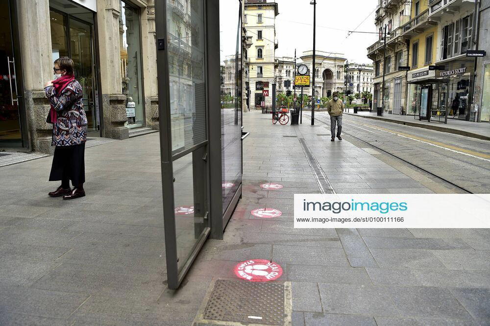 Milan, Coronavirus new signage for phase 2, respecting the sea distances inside the trams that in the stops, Advertising on Trams, public transport Atm (Duilio Piaggesi Fotogramma, Milan - 2020-04-28) p.s. la foto e utilizzabile nel rispetto del contesto in cui e stata scattata, e senza intento diffamatorio del decoro delle persone rappresentate