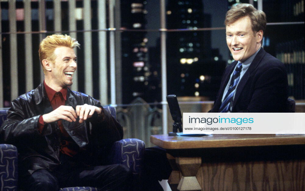 LATE NIGHT WITH CONAN O BRIEN, David Bowie, Conan O Brien (1997), 1993-2009. NBC Courtesy: Everett Collection NBC Courtesy Everett Collection !ACHTUNG AUFNAHMEDATUM GESCHÄTZT! PUBLICATIONXNOTxINxCANxCHNxFRAxITAxJPNxNORxPOLxRUSxESPxUKxUSA