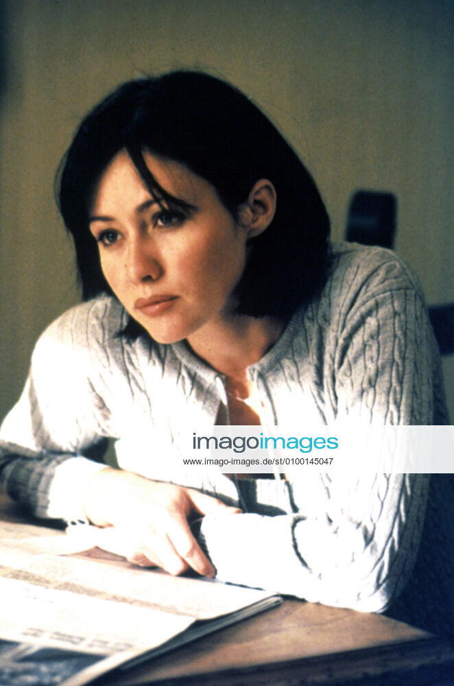 CHARMED, Shannen Doherty, episode The Truth Is Out There...And It Hurts aired November 25, 1998, 1998-2006, photo: Viacom courtesy Everett Collection Viacom Courtesy Everett Collection !ACHTUNG AUFNAHMEDATUM GESCHÃ„TZT! PUBLICATIONXNOTxINxCANxCHNxFRAxITAxJPNxNORxPOLxRUSxESPxUKxUSA