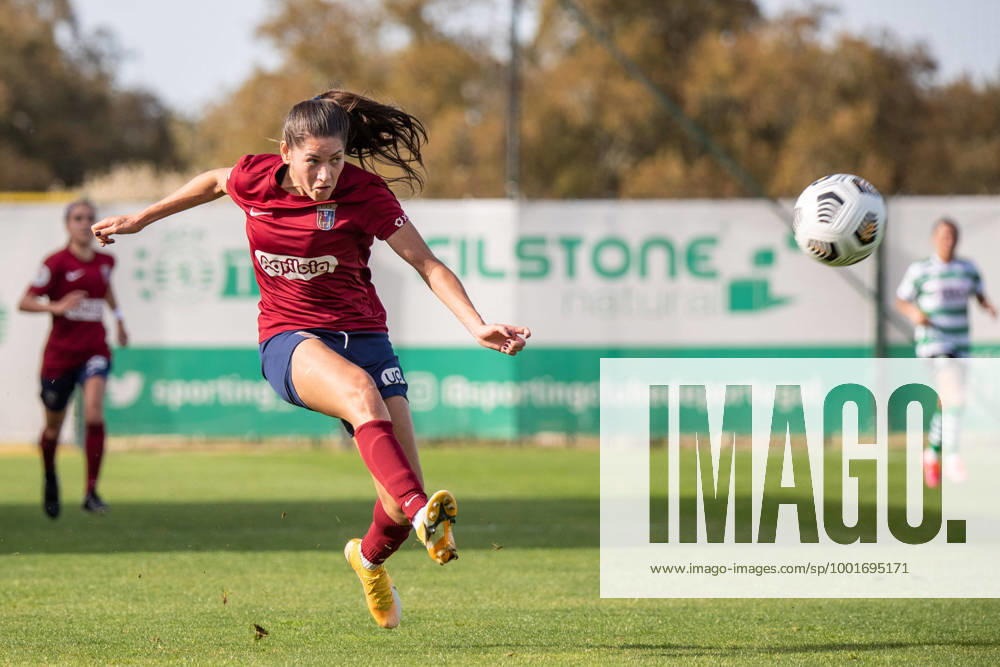 Valeria Paula of Torreense during the womenÂ s LIGA BPI game between Sporting and Torreense at Estadio AurÃ lio Pereira in Lisbon, Portugal Liga BPI - Sporting v Torreense
