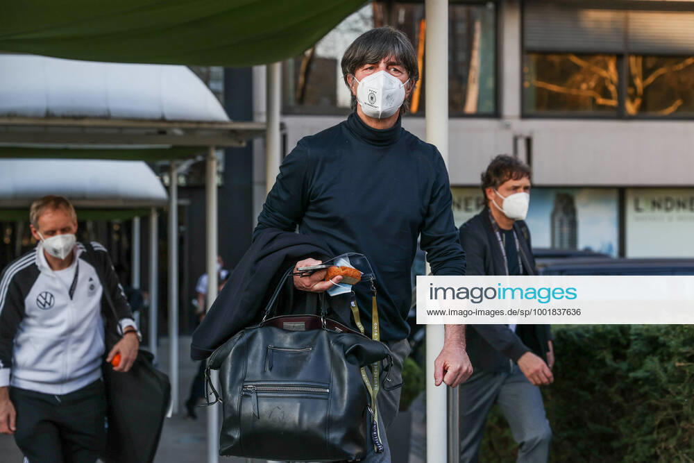 football, 2020 2021 season, international match, departure of the German national team from the Lindner Congress Hotel in Düsseldorf for the international match Germany against North Macedonia, national coach Joachim Löw Germany Tim Rehbein RHR PHOTO Düsseldorf Lindner Congress Hotel NRW Germany xRHR PHOTO TRx