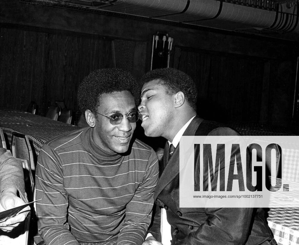 Jan. 1, 2011 - BILL COSBY AND MUHAMMAD ALI. JB795. - ZUMAg49_ - ZUMA7147 imago0071471000h