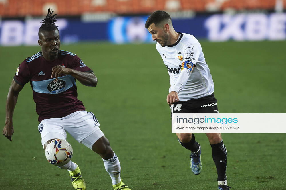 Valencia, Spain, Mestalla, FC Valencia vs Celta Vigo La Liga, Jose Luis Gaya FC Valencia and Joseph Aidoo Celta Vigo in duel Photo EU Images Online in match use limited to 45 images 15 in extra time Valencia Mestalla Spain eu-images-584