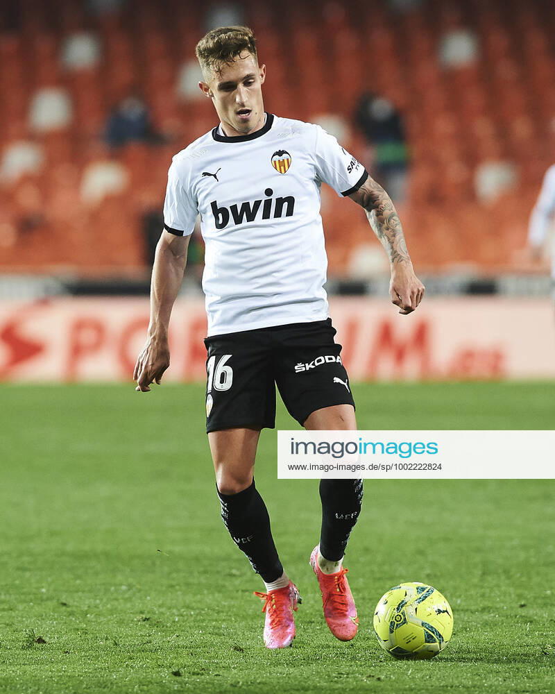 Valencia, Spain, Mestalla, FC Valencia vs VC Villarreal La Liga, Alex Blanco FC Valencia in action photo EU Images Online in match use limited to 45 images 15 in extra time Valencia Mestalla Spain eu-images-584