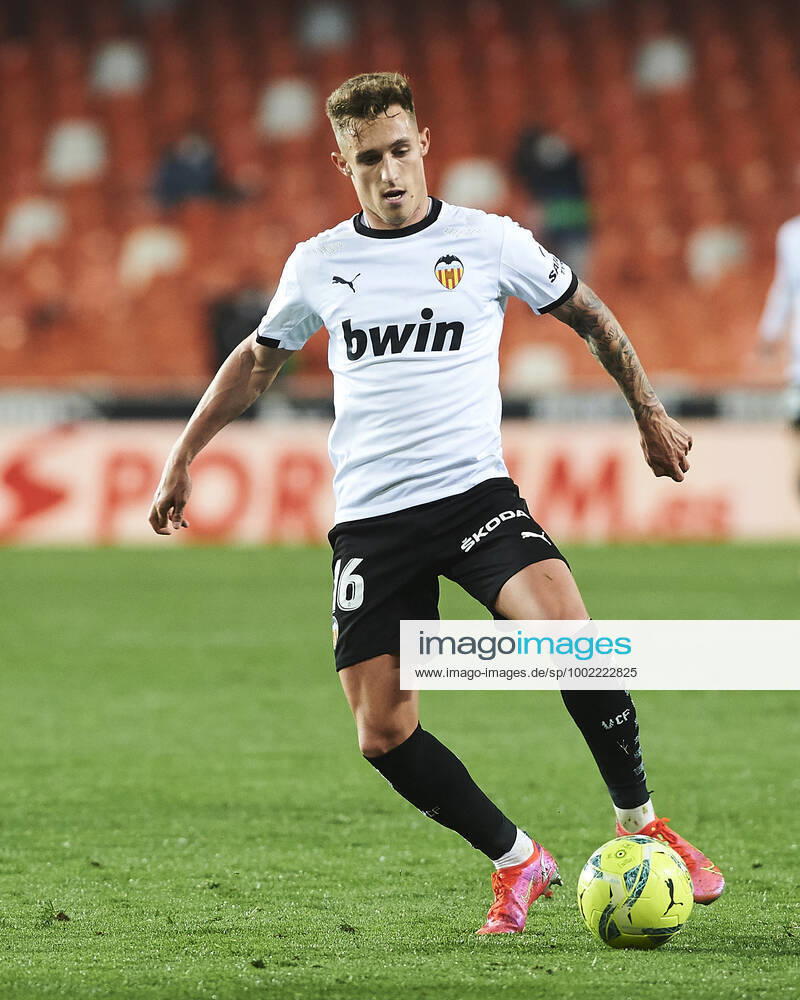Valencia, Spain, Mestalla, FC Valencia vs VC Villarreal La Liga, Alex Blanco FC Valencia in action photo EU Images Online in match use limited to 45 images 15 in extra time Valencia Mestalla Spain eu-images-584