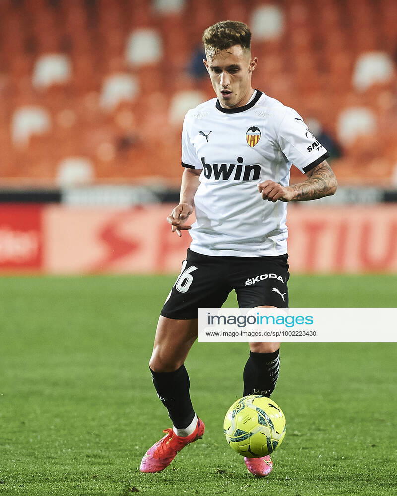 Valencia, Spain, Mestalla, FC Valencia vs VC Villarreal La Liga, Alex Blanco FC Valencia in action photo EU Images Online in match use limited to 45 images 15 in extra time Valencia Mestalla Spain eu-images-584